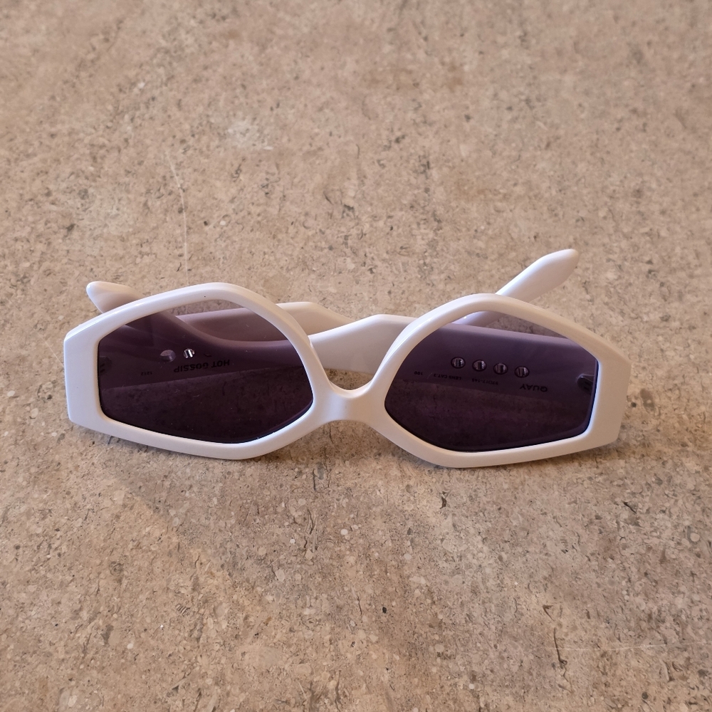 QUAY Hot Gossip White Cat Eye Geometric Sunglasses Smoke UV Lens Bold Festival - Picture 14 of 16